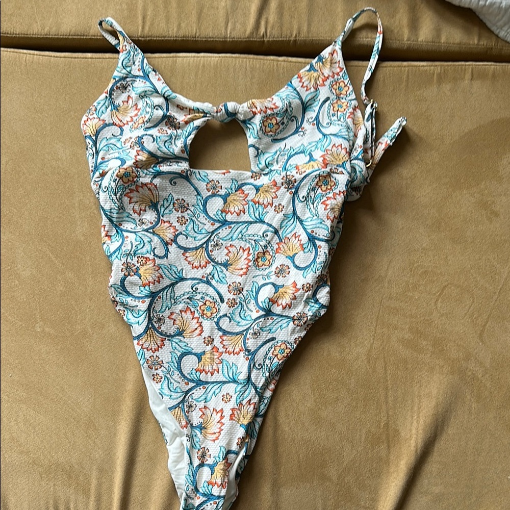 B swim one piece